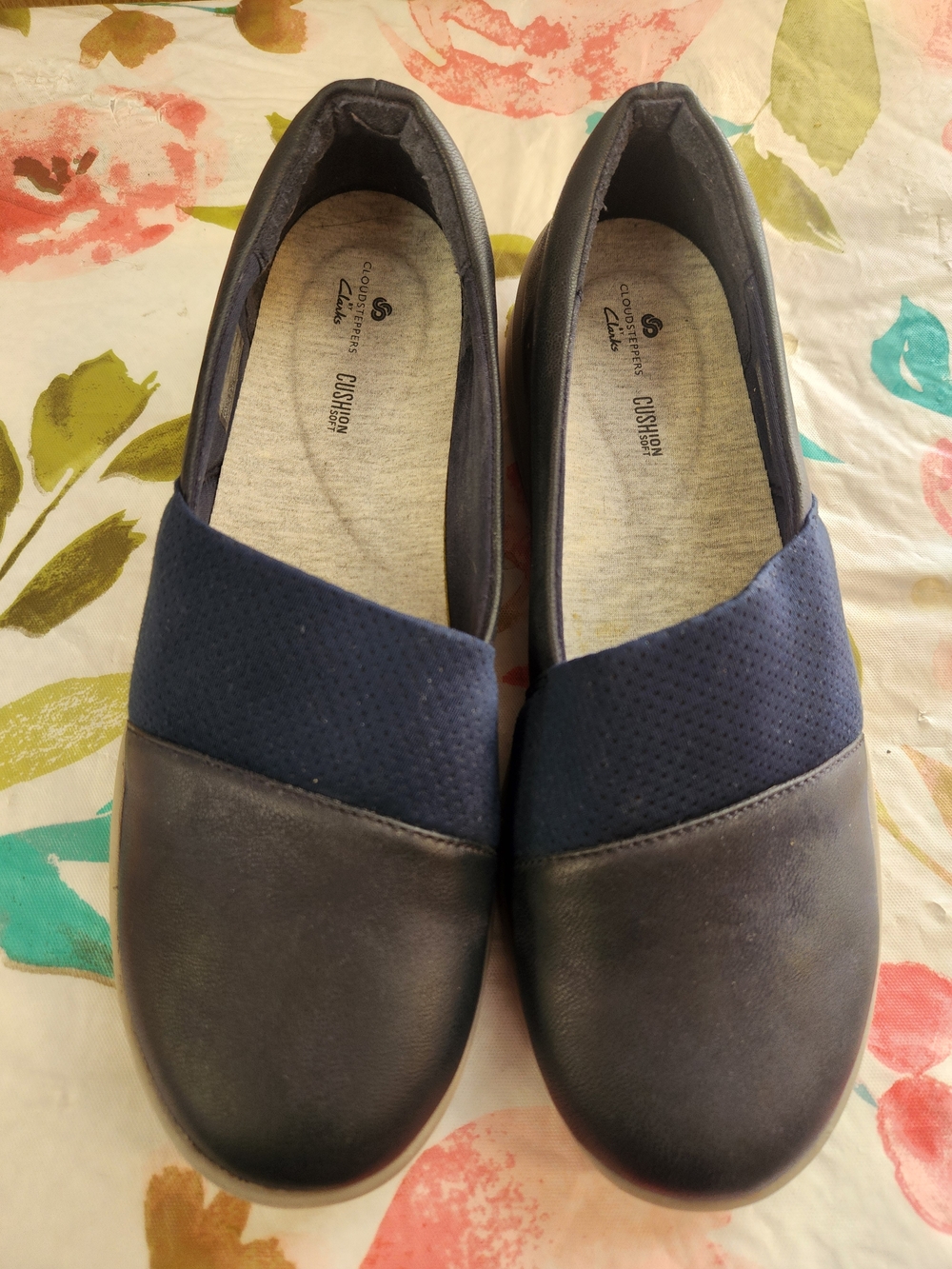 Size 9.5 Women's Couldsteppers By Clarks